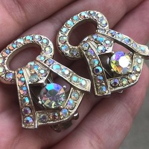 Vintage rhinestone clip on earrings silver ab